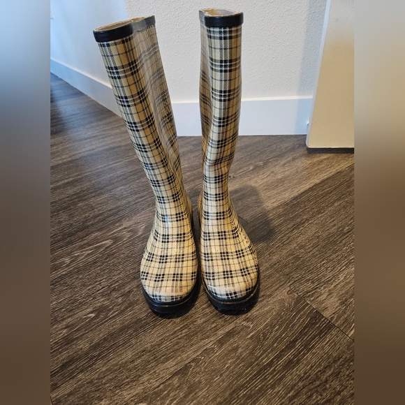 Stylish Plaid Knee-High Rain Boots - Picture 2 of 3
